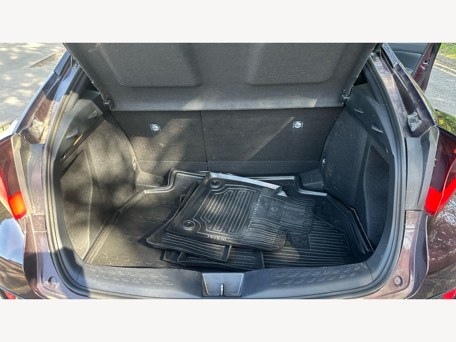 Used Toyota C-HR 2023 for sale - 78204160: Photo 16