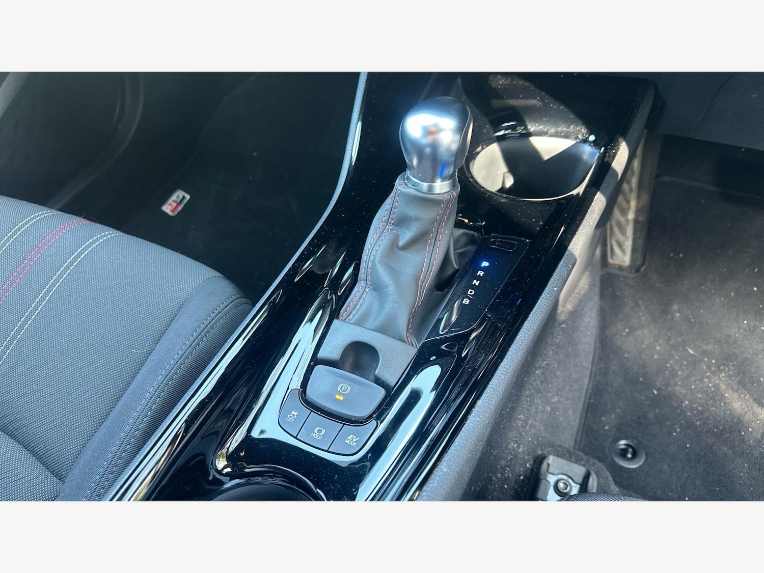 Used Toyota C-HR 2023 for sale - 78204160: Photo 28