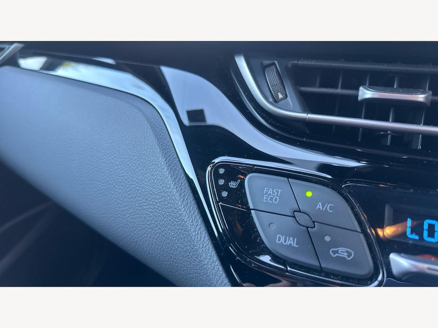 Used Toyota C-HR 2023 for sale - 78204160: Photo 35