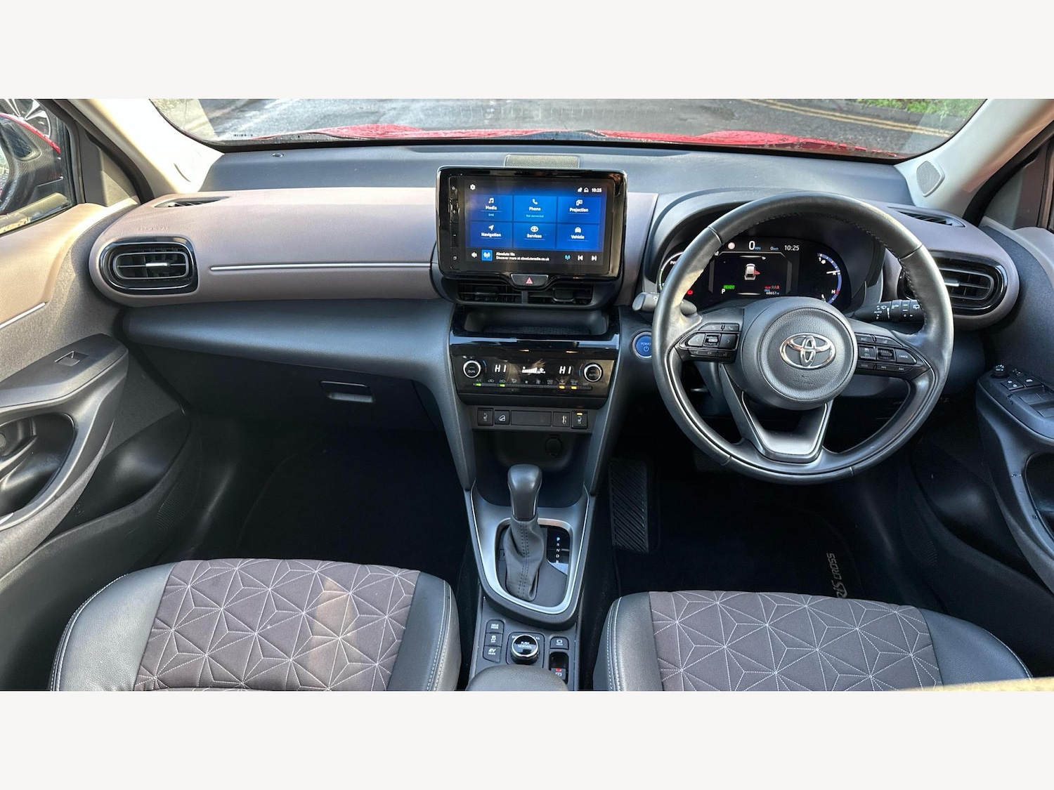 Used Toyota Yaris Cross 2023 for sale - 77155822: Photo 7