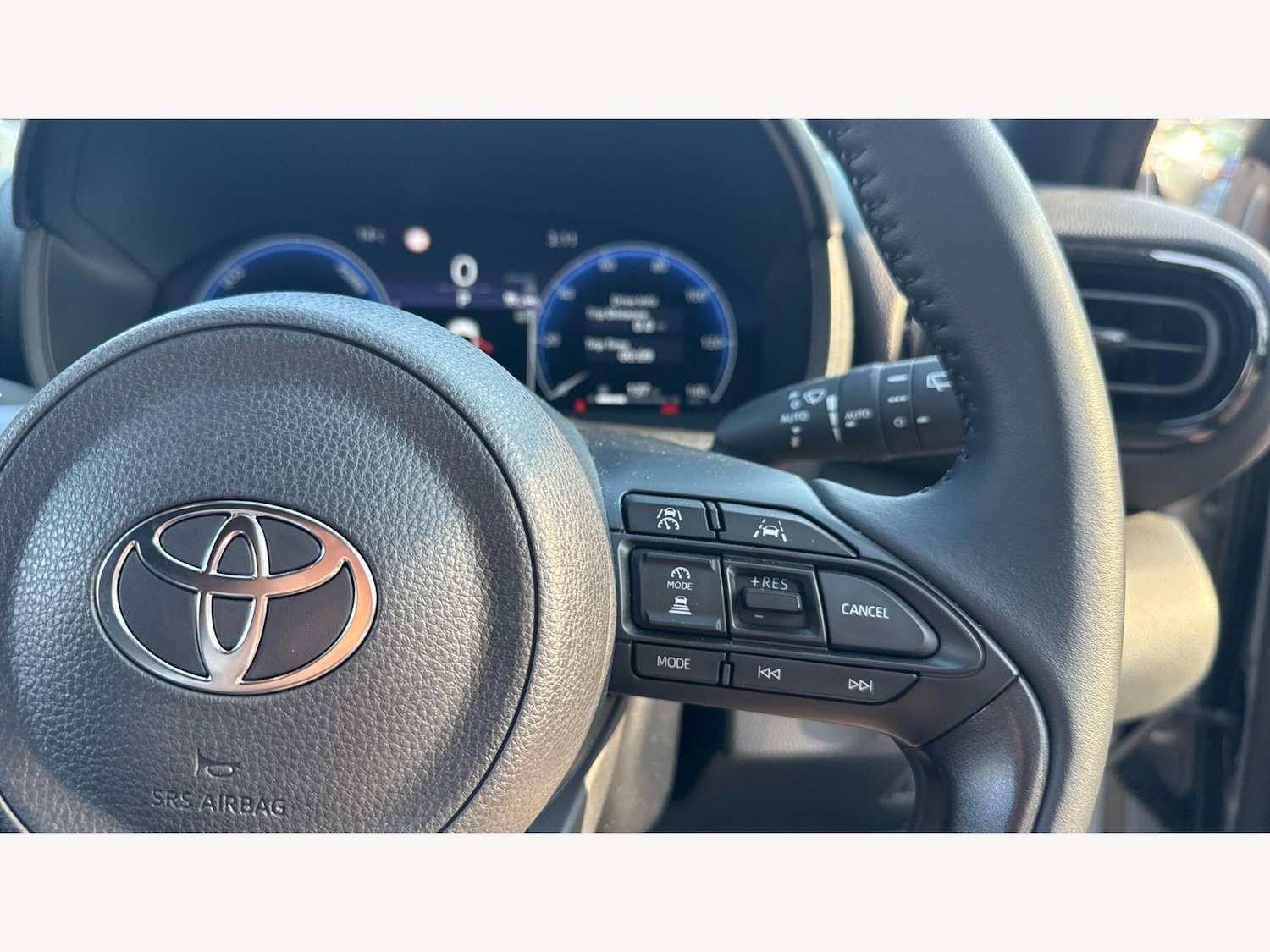 Used Toyota Yaris 2024 for sale - 78062726: Photo 27
