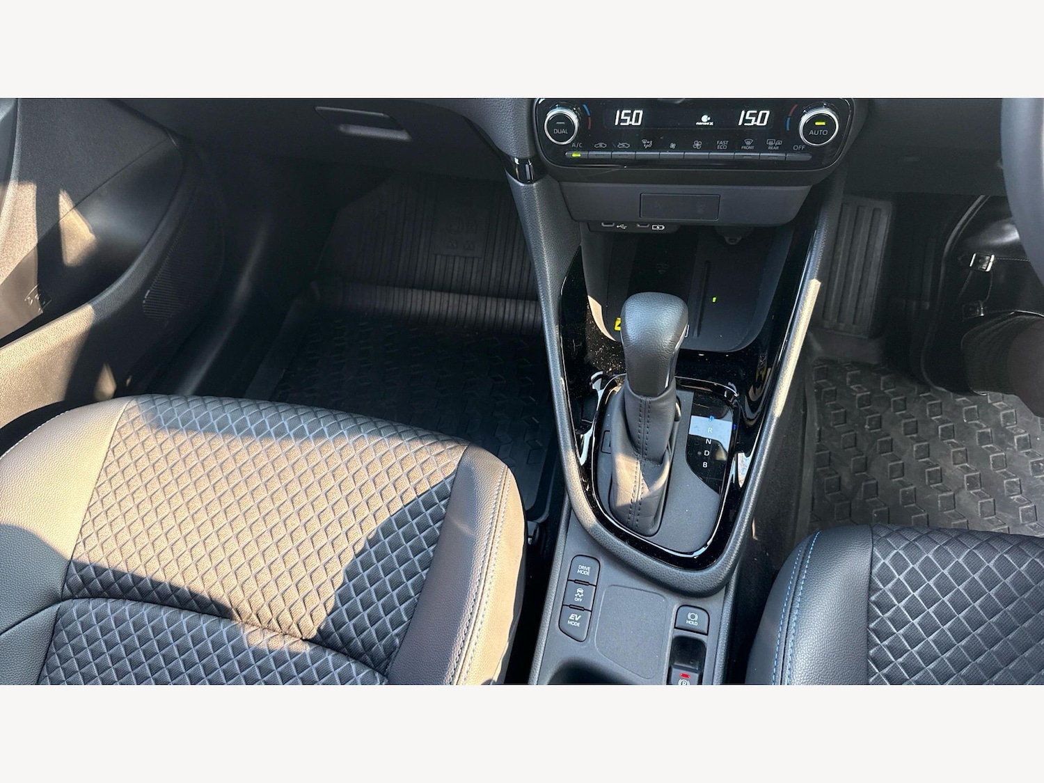 Used Toyota Yaris 2024 for sale - 78062726: Photo 31