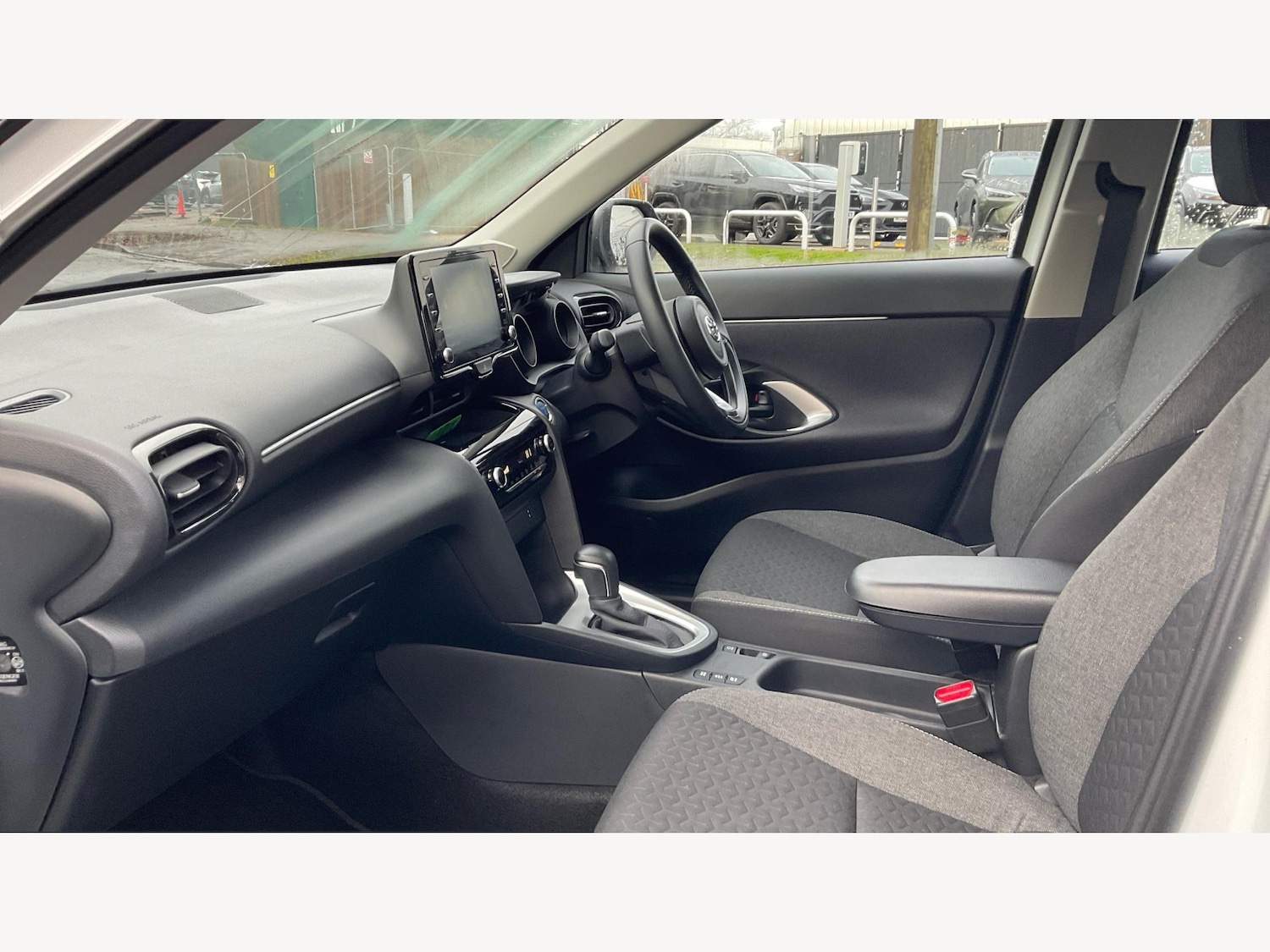 Used Toyota Yaris Cross 2024 for sale - 76781320: Photo 12