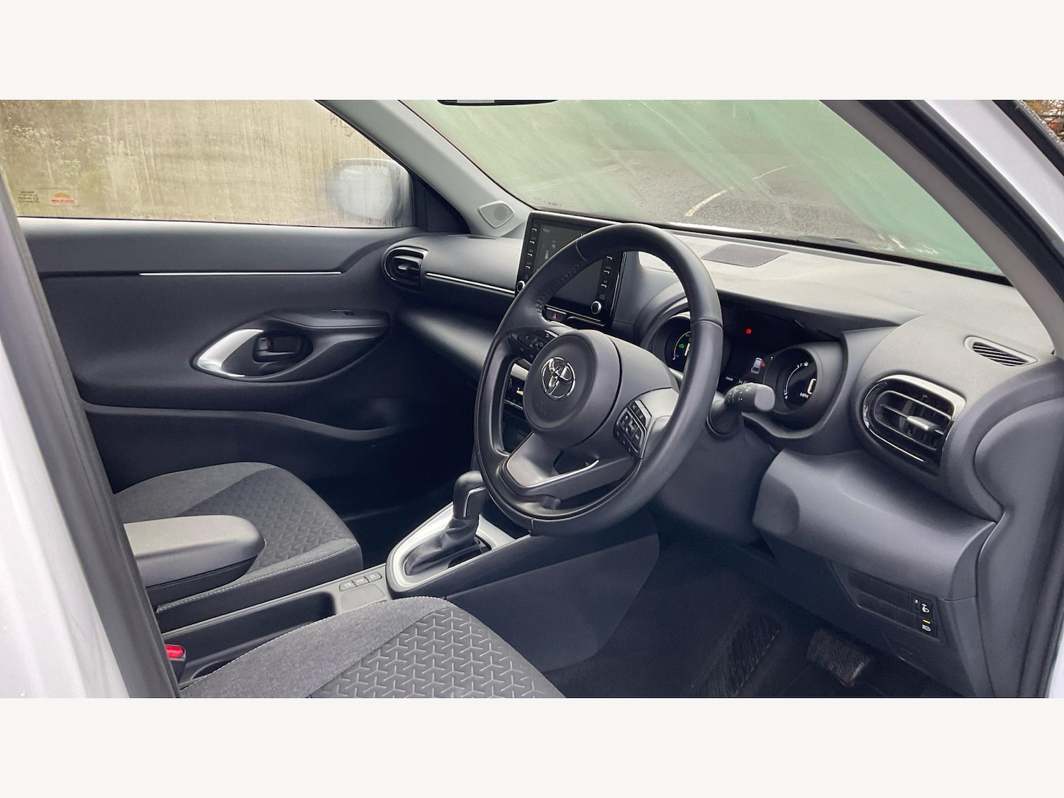 Used Toyota Yaris Cross 2024 for sale - 76781320: Photo 13