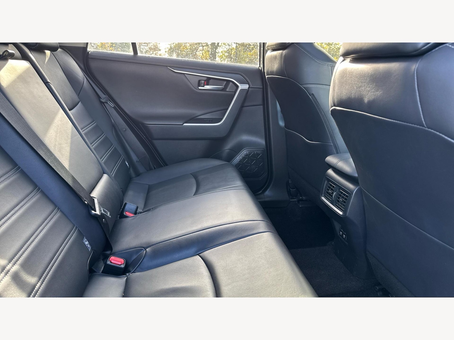 Used Toyota RAV4 2019 for sale - 76499683: Photo 14