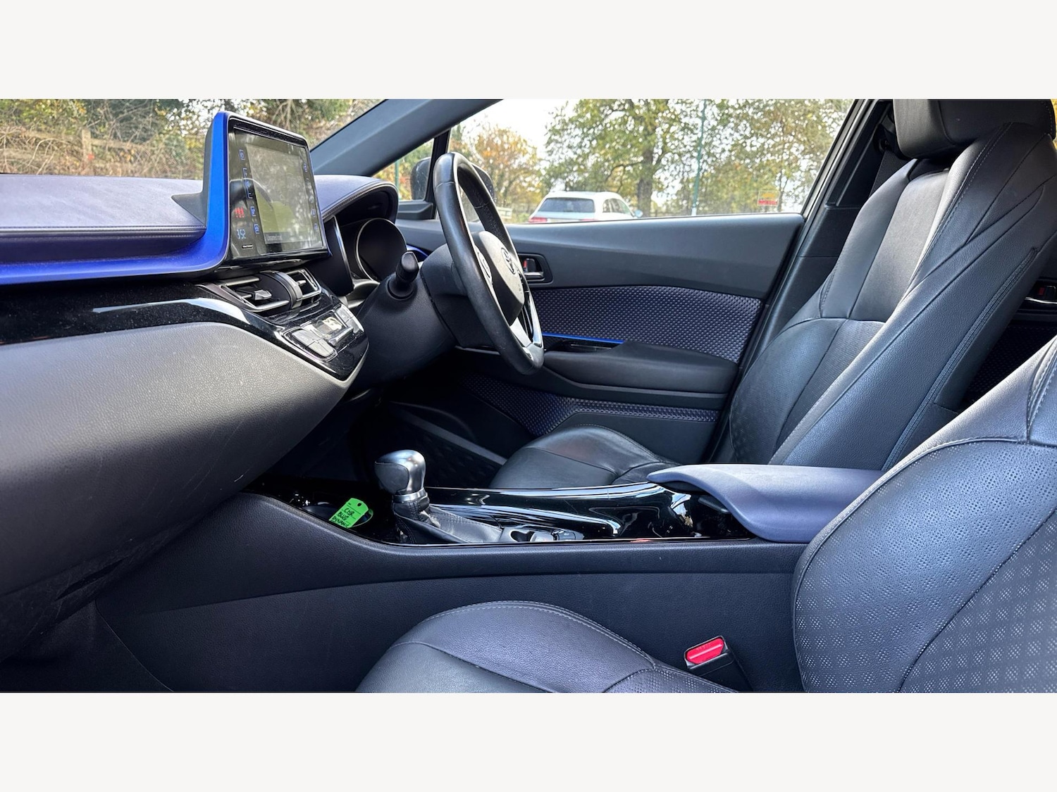 Used Toyota C-HR 2017 for sale - 76528089: Photo 12