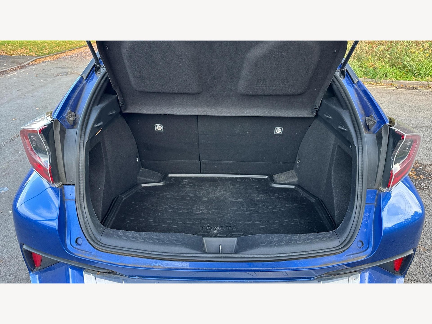 Used Toyota C-HR 2017 for sale - 76528089: Photo 16