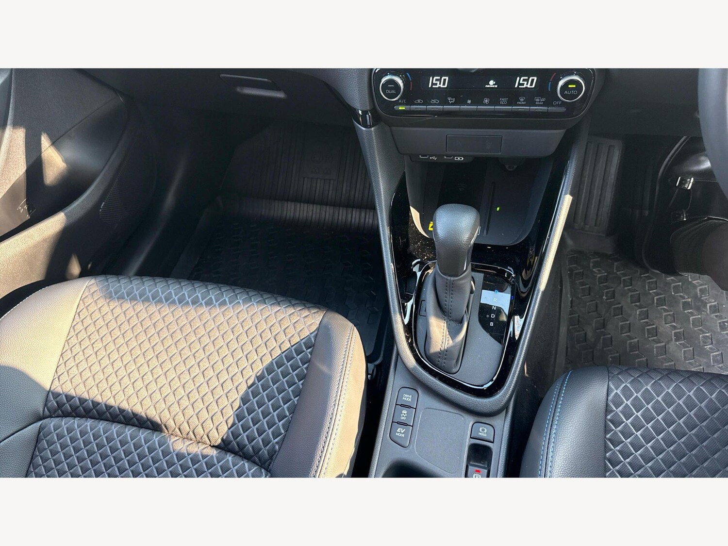 Used Toyota Yaris 2024 for sale - 77768749: Photo 31