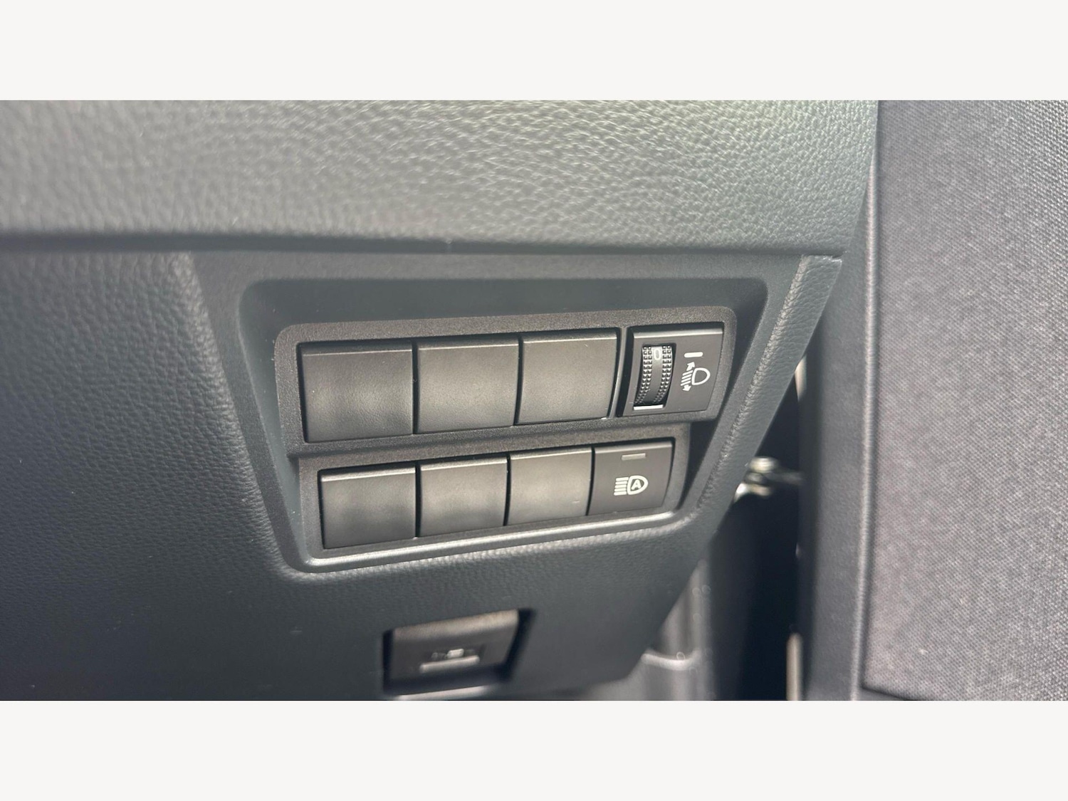 Used Toyota Yaris 2023 for sale - 77637742: Photo 28