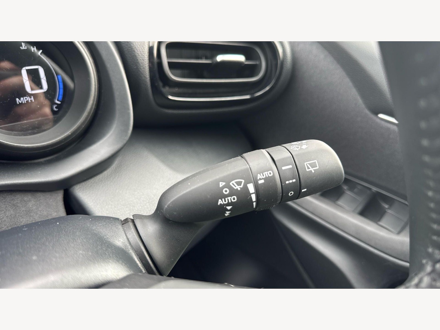 Used Toyota Yaris 2023 for sale - 77637742: Photo 29