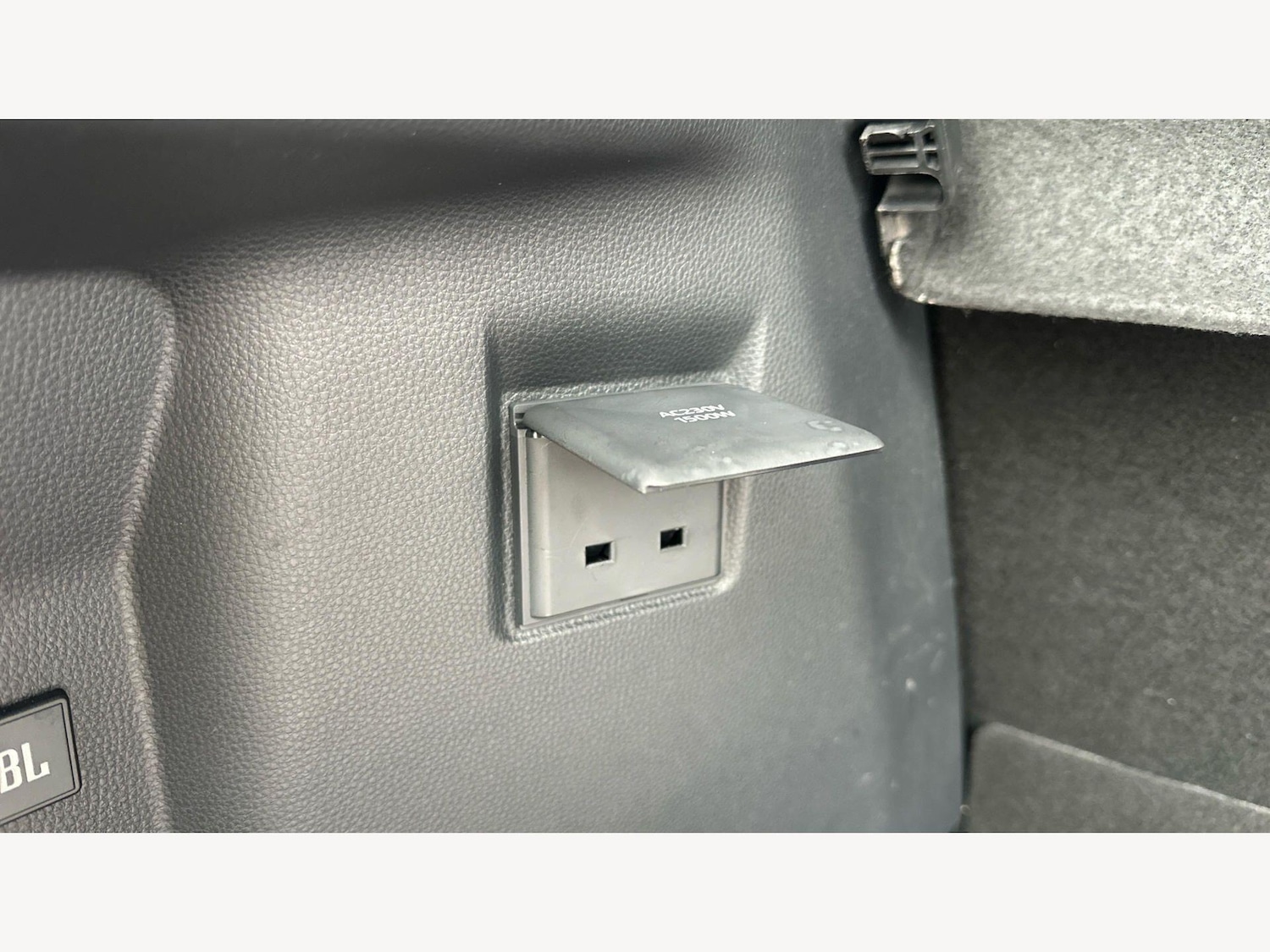 Used Toyota C-HR 2024 for sale - 77799376: Photo 24