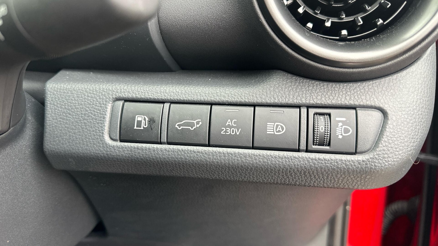 Used Toyota C-HR 2024 for sale - 77799376: Photo 35