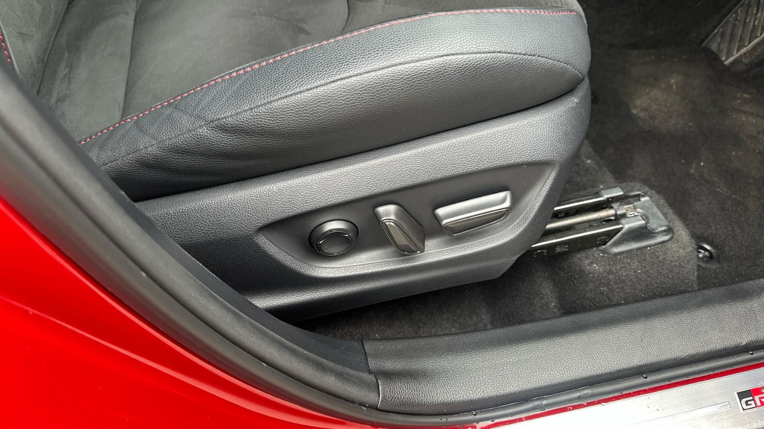 Used Toyota C-HR 2024 for sale - 77799376: Photo 38