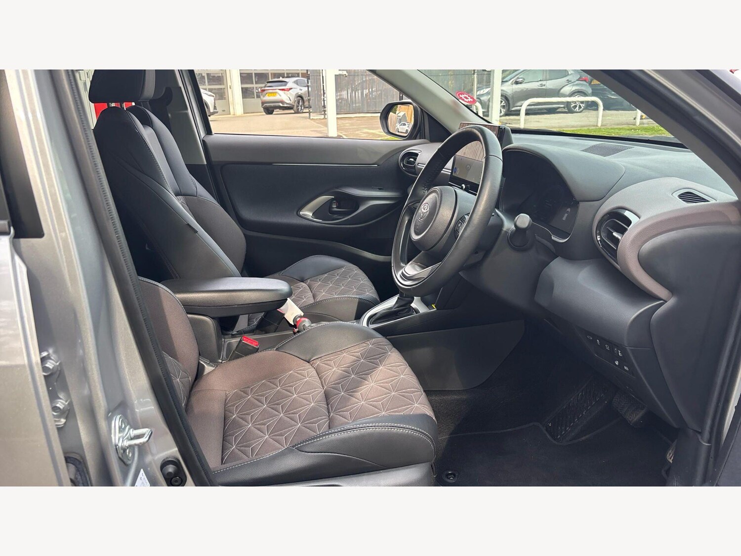 Used Toyota Yaris Cross 2024 for sale - 78034453: Photo 13