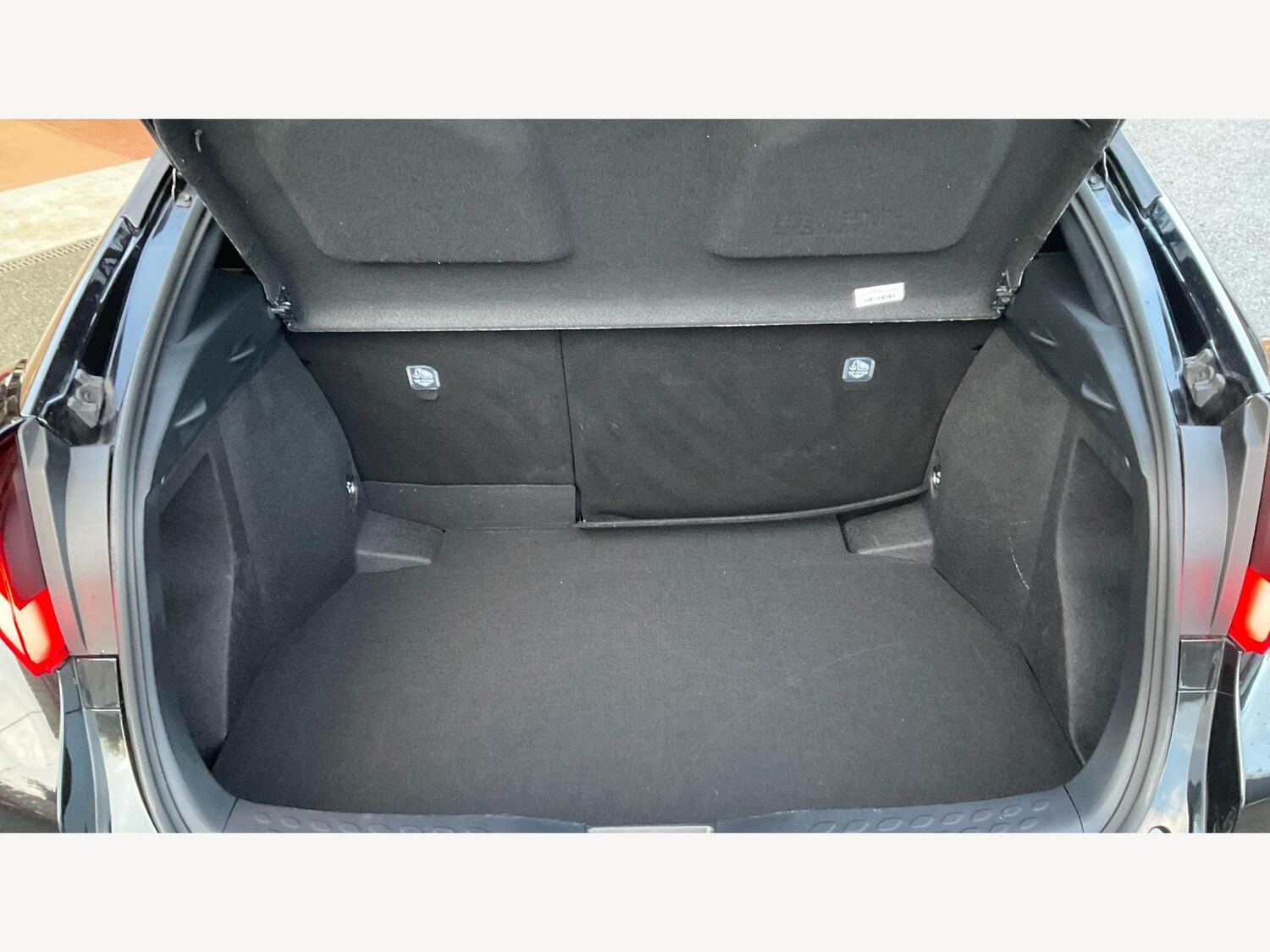 Used Toyota C-HR 2023 for sale - 76952727: Photo 16