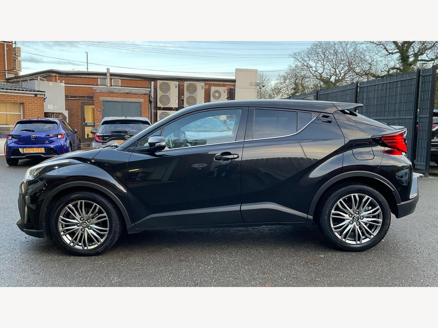Used Toyota C-HR 2023 for sale - 76952727: Photo 19