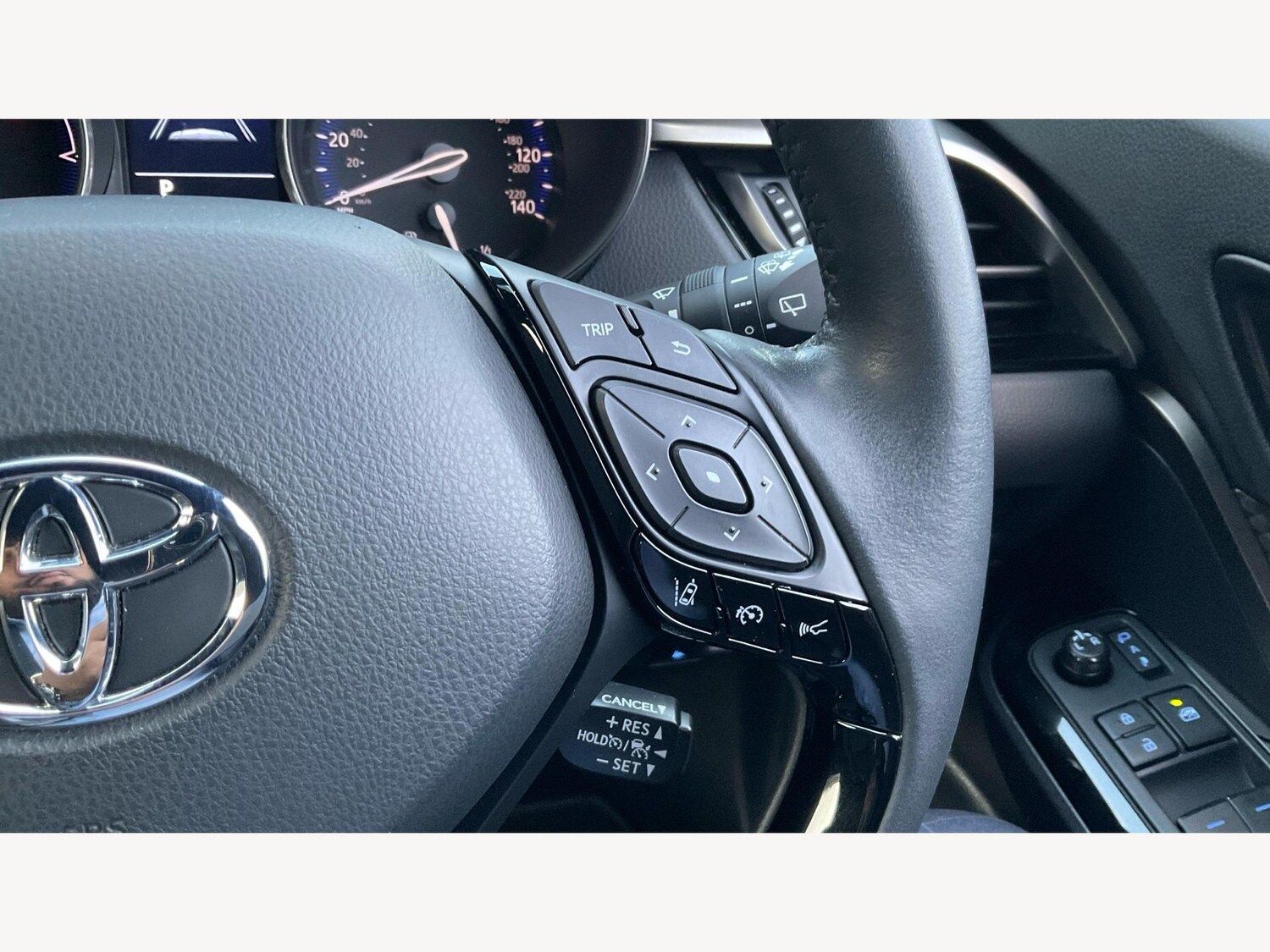 Used Toyota C-HR 2023 for sale - 76952727: Photo 27