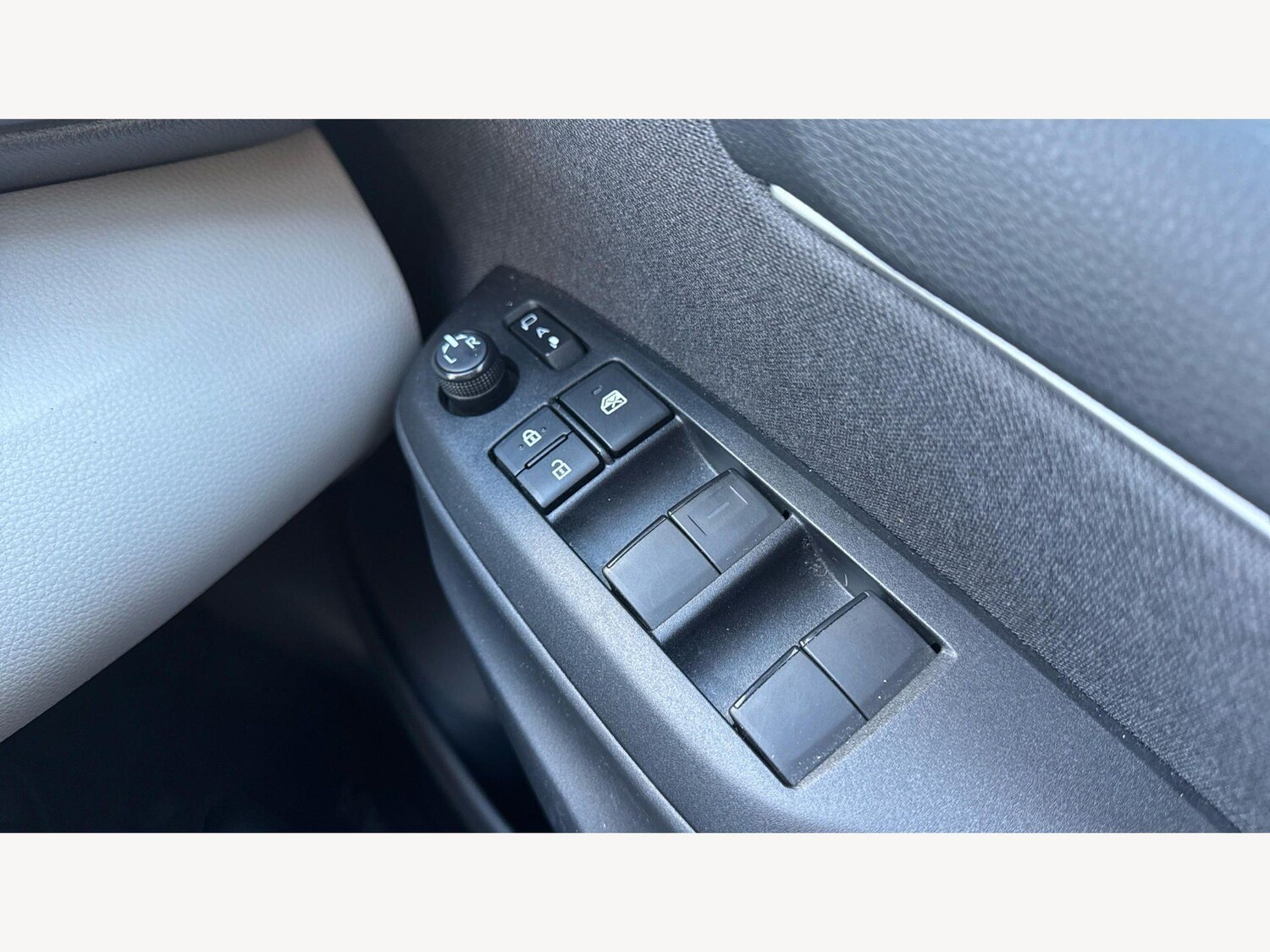 Used Toyota Yaris 2022 for sale - 77586692: Photo 27