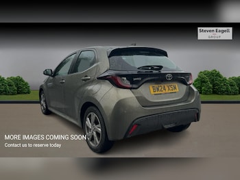 Used Toyota Yaris 2024 for sale - 77400829: Photo