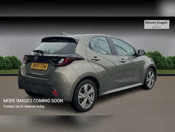 Used Toyota Yaris 2024 for sale - 77400829: Photo