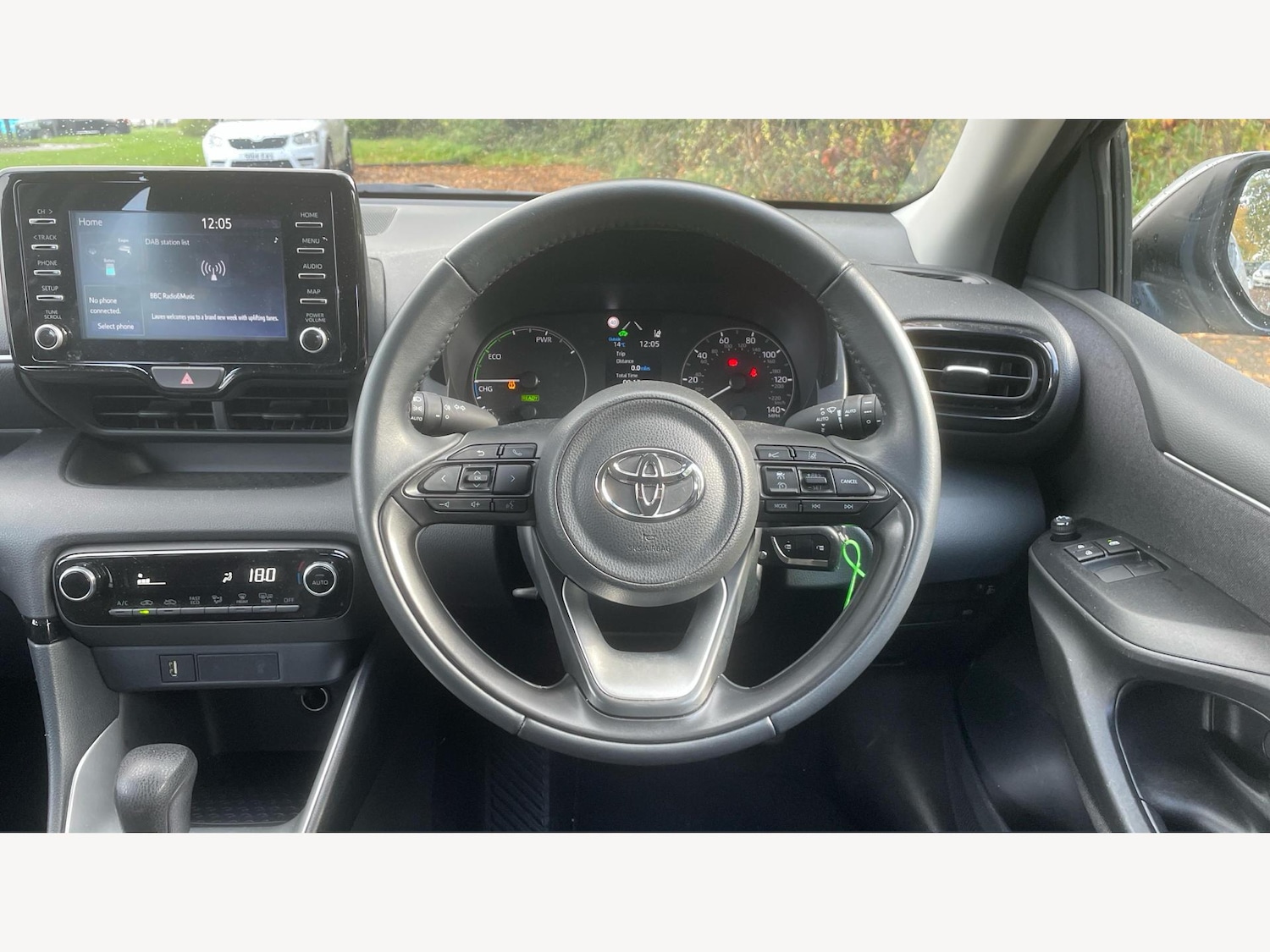 Used Toyota Yaris 2023 for sale - 76326842: Photo 8