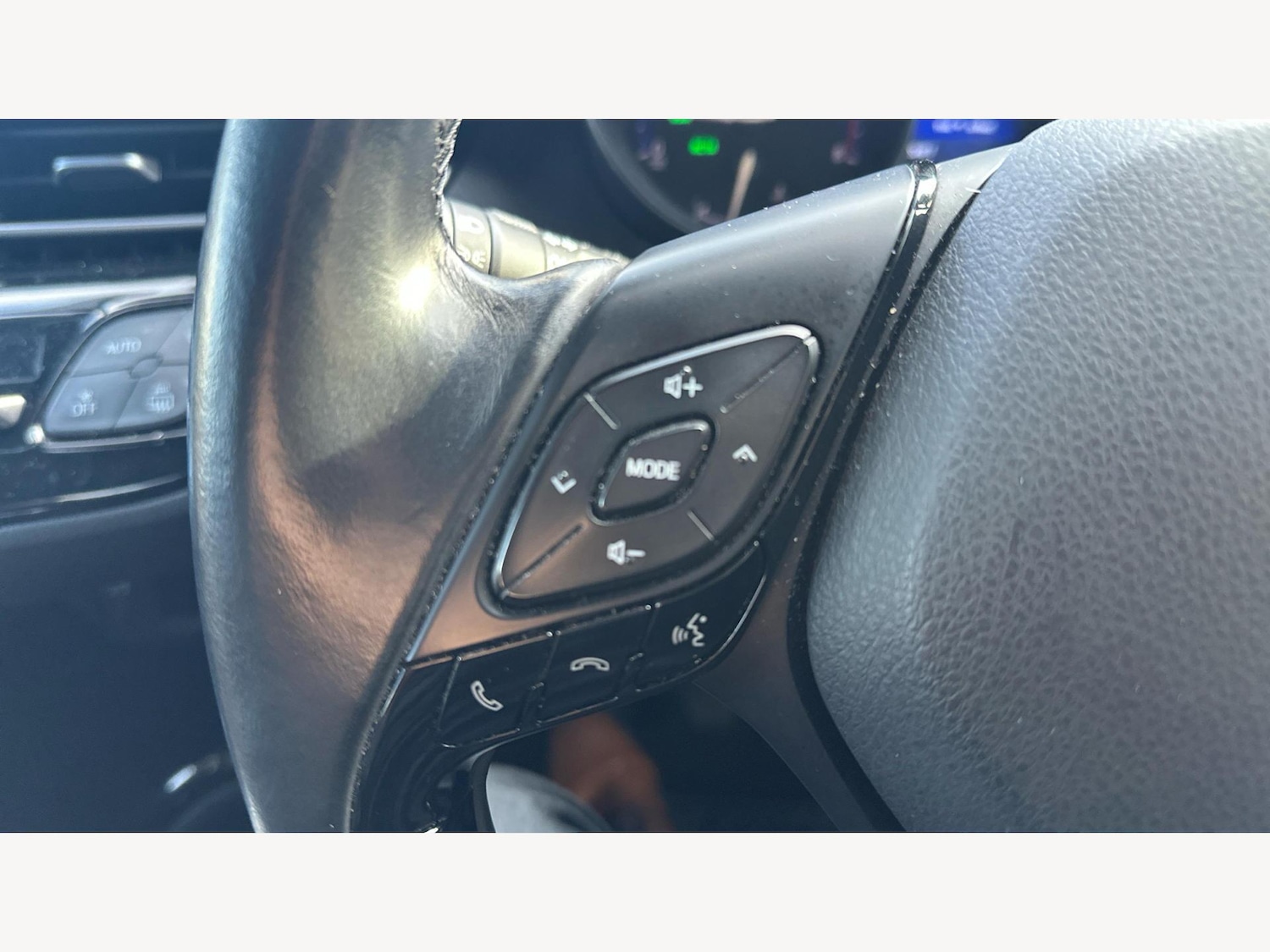 Used Toyota C-HR 2017 for sale - 77400798: Photo 24