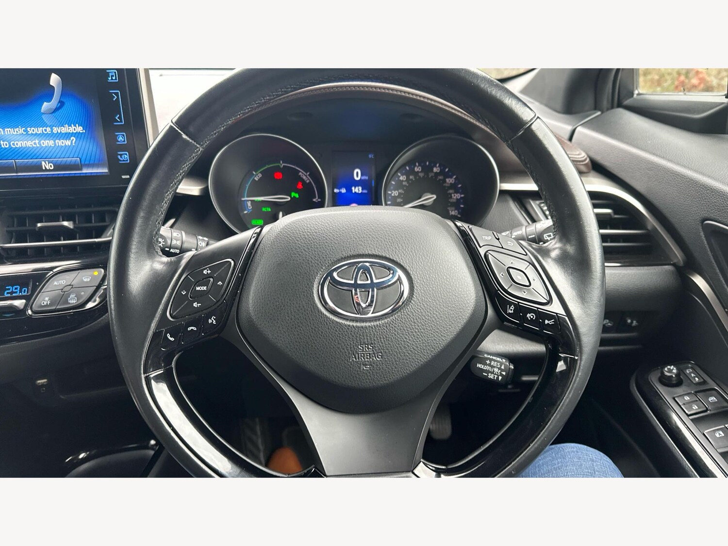 Used Toyota C-HR 2017 for sale - 77400900: Photo 10