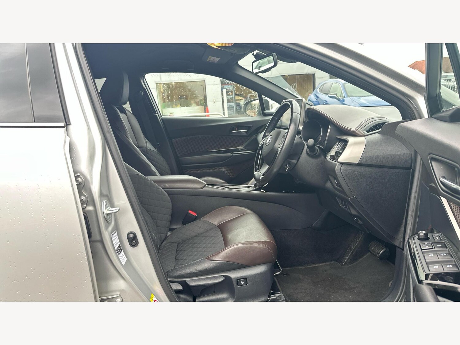 Used Toyota C-HR 2017 for sale - 77400900: Photo 13