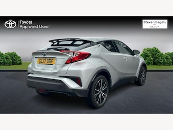 Used Toyota C-HR 2017 for sale - 77400900: Photo