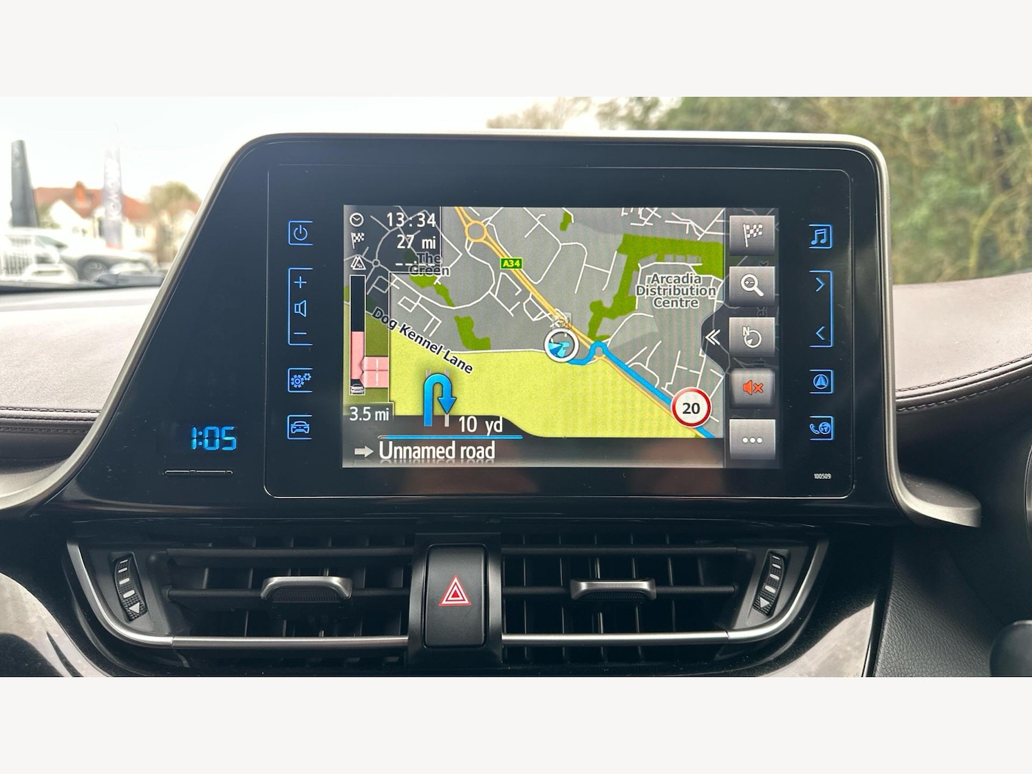 Used Toyota C-HR 2017 for sale - 77400900: Photo 9