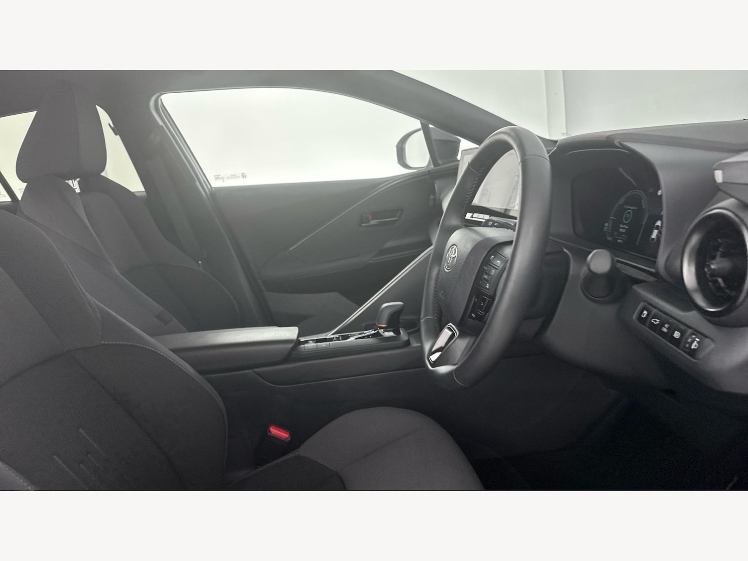 Used Toyota C-HR 2024 for sale - 76370830: Photo 13