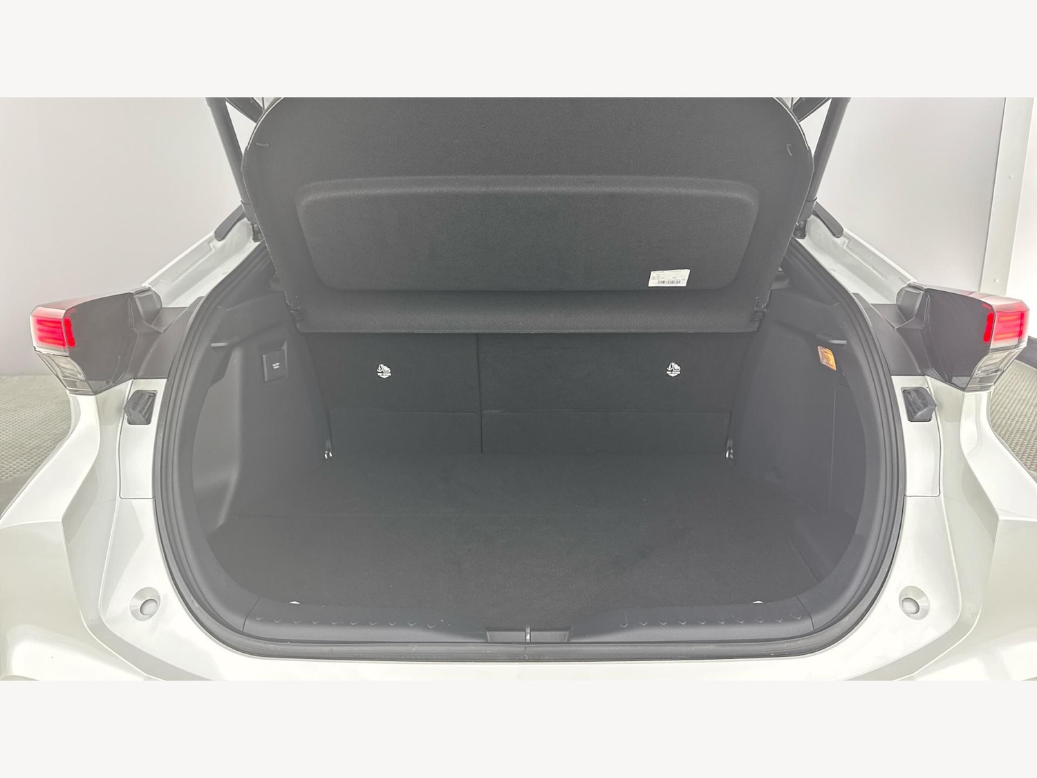 Used Toyota C-HR 2024 for sale - 76370830: Photo 16