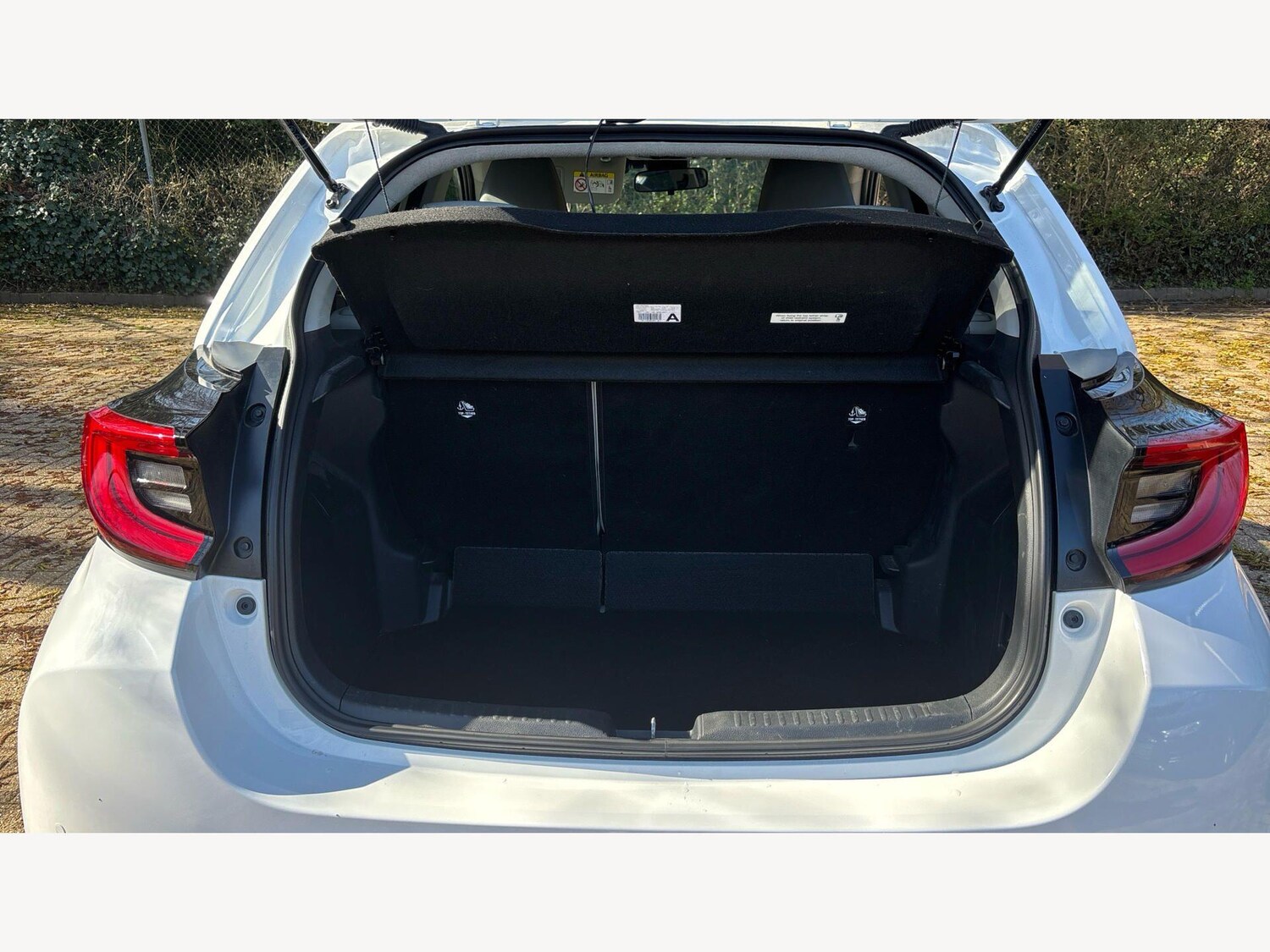 Used Toyota Yaris for sale - 77957180: Photo 16