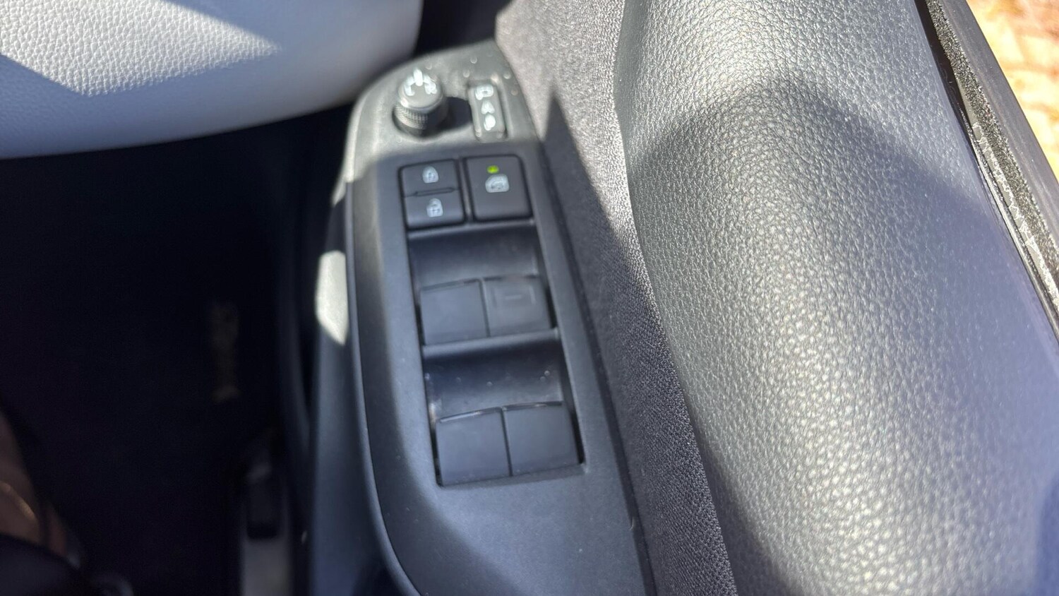 Used Toyota Yaris for sale - 77957180: Photo 32