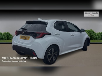 Used Toyota Yaris 2024 for sale - 75647110: Photo