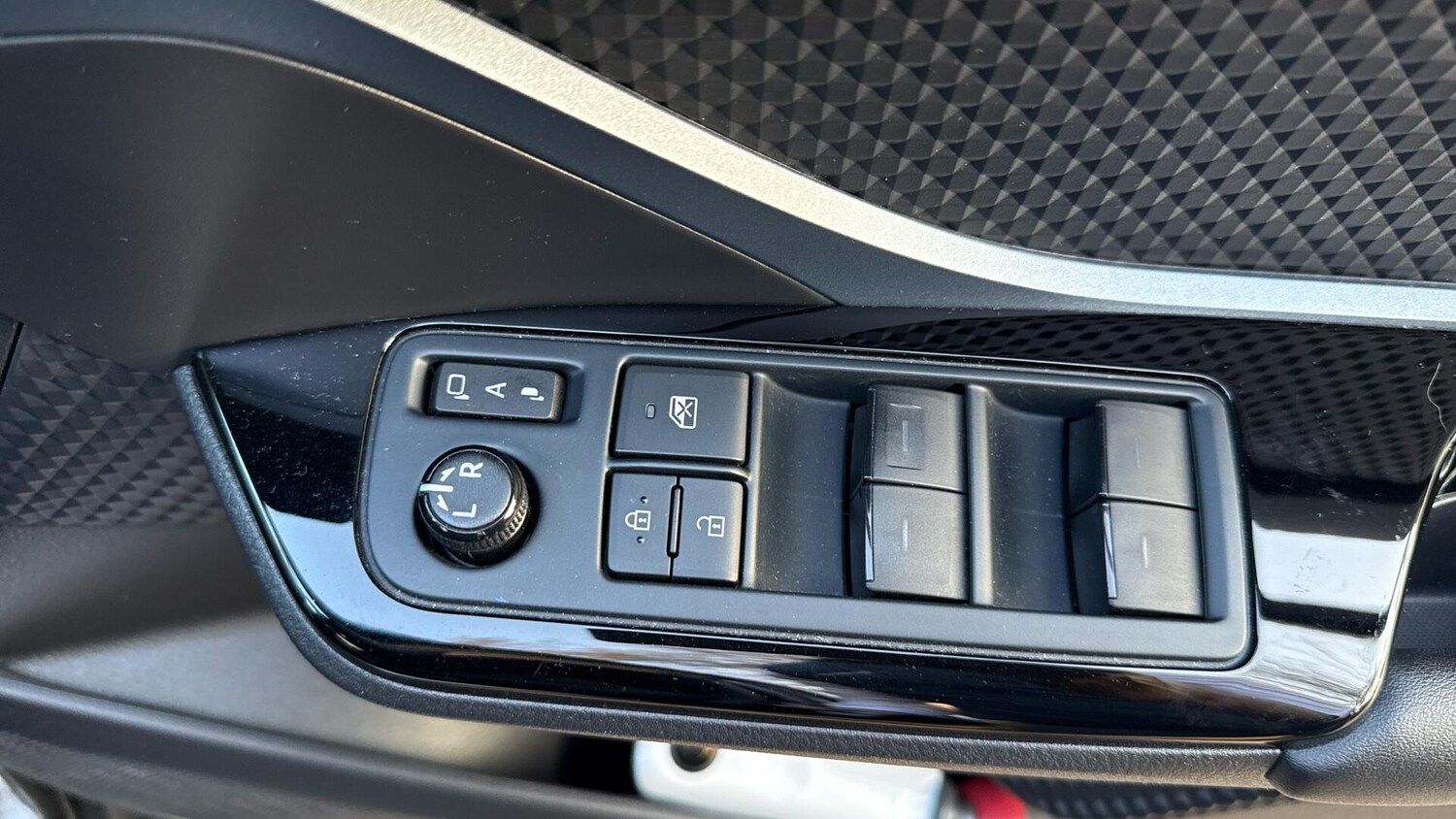 Used Toyota C-HR 2022 for sale - 77768748: Photo 33