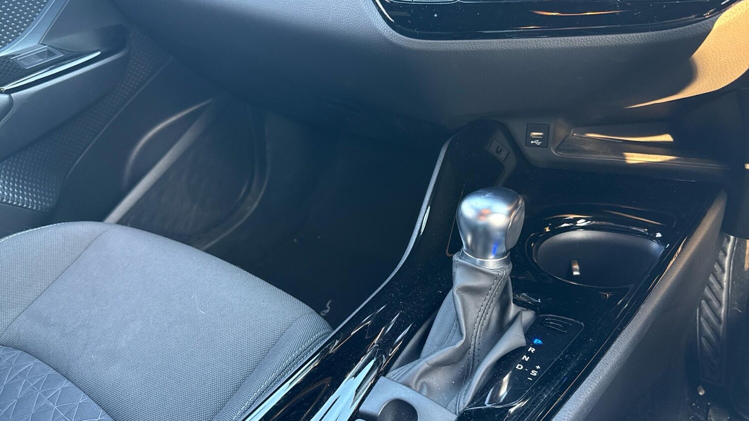 Used Toyota C-HR 2022 for sale - 77768748: Photo 40