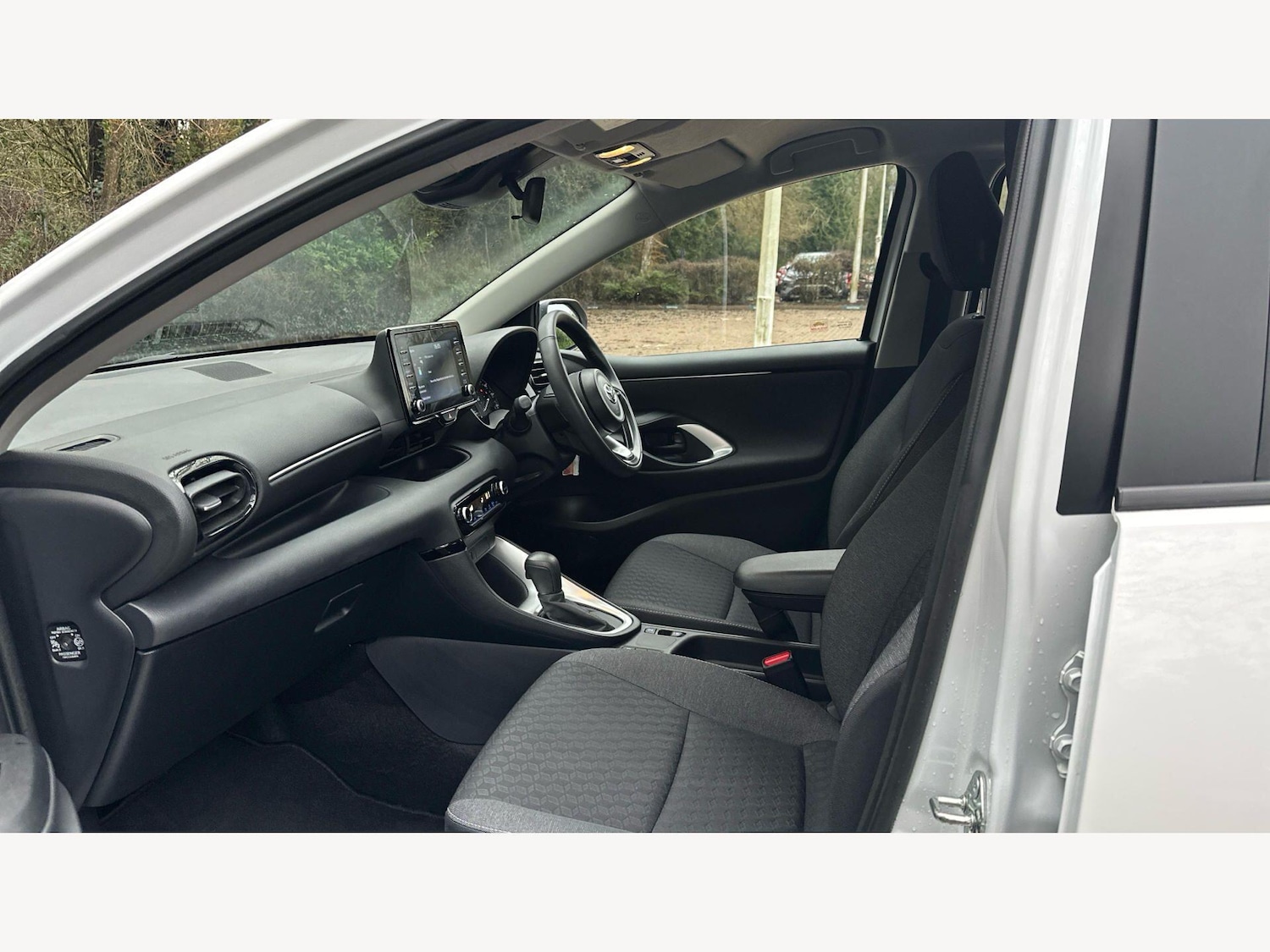 Used Toyota Yaris for sale - 77625704: Photo 12