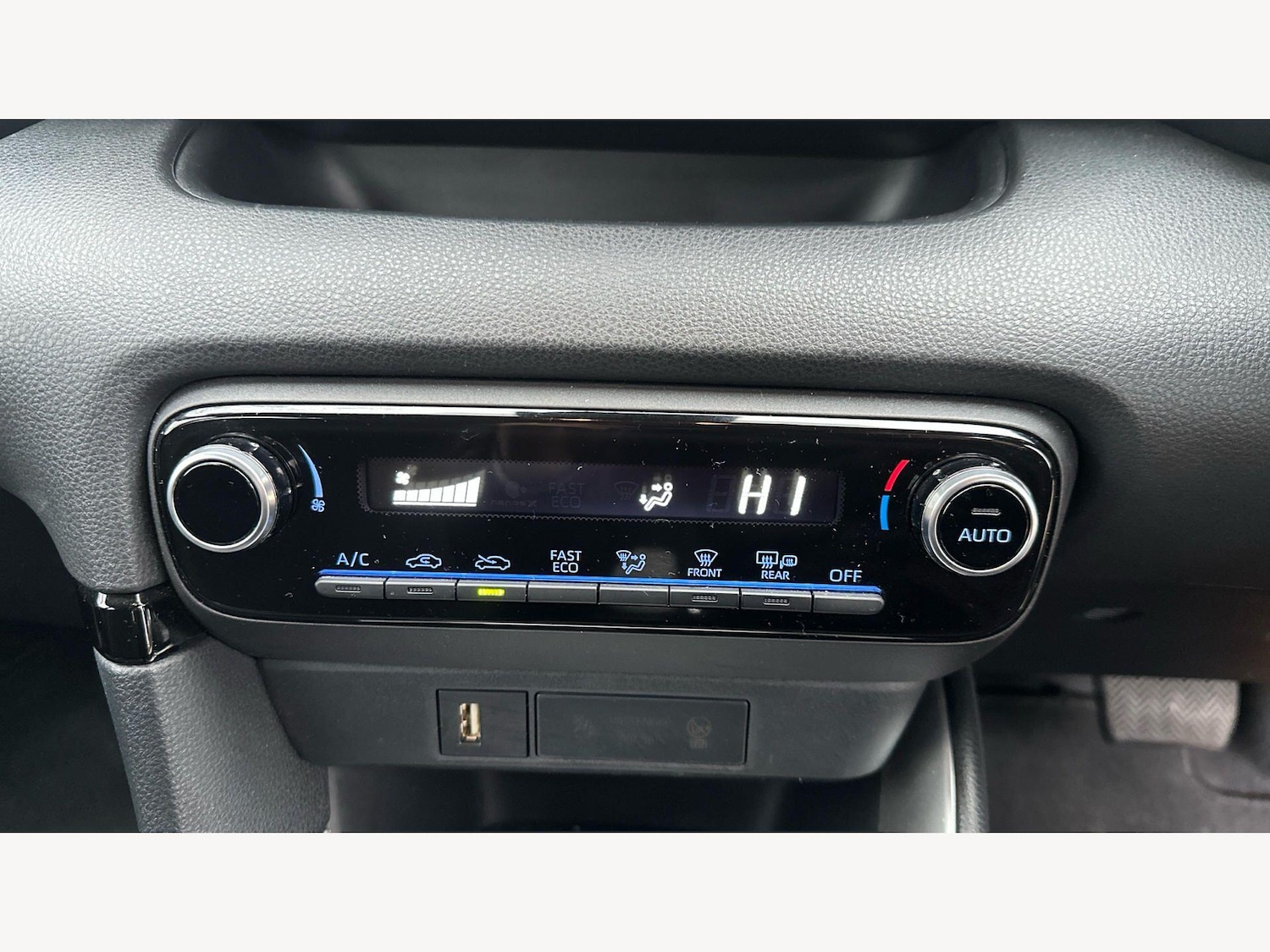 Used Toyota Yaris for sale - 77625704: Photo 28