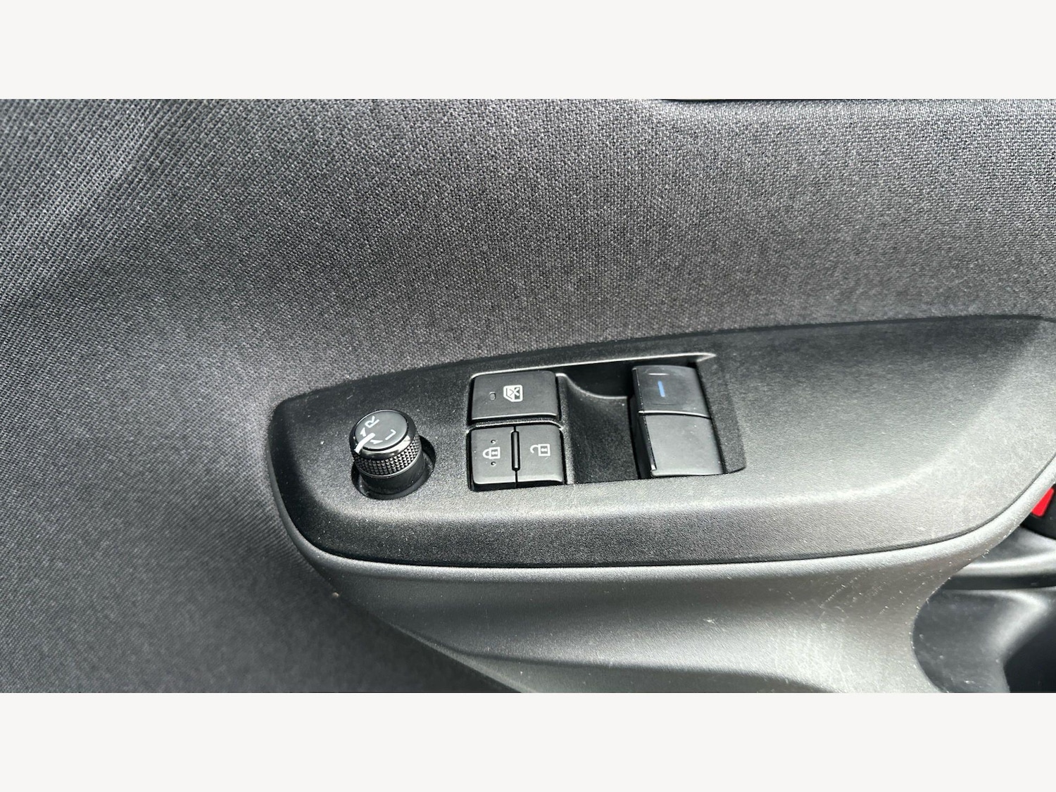 Used Toyota Yaris for sale - 77625704: Photo 30