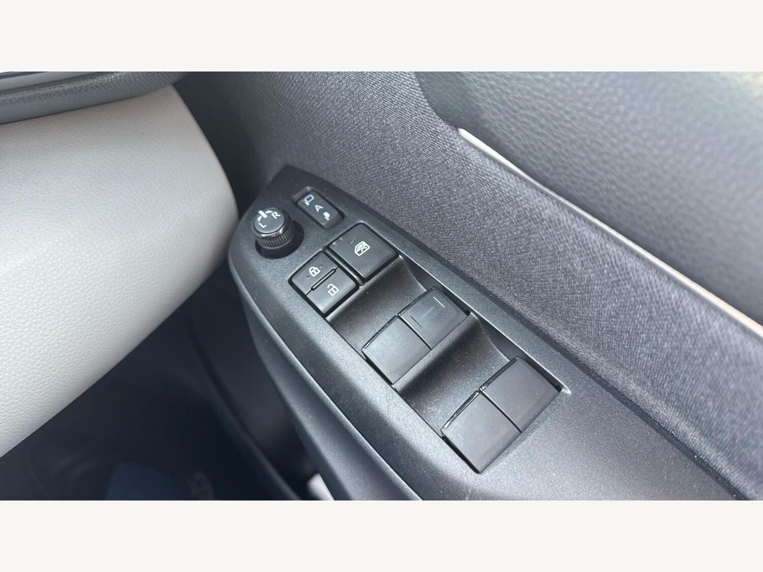 Used Toyota Yaris 2023 for sale - 78033871: Photo 26