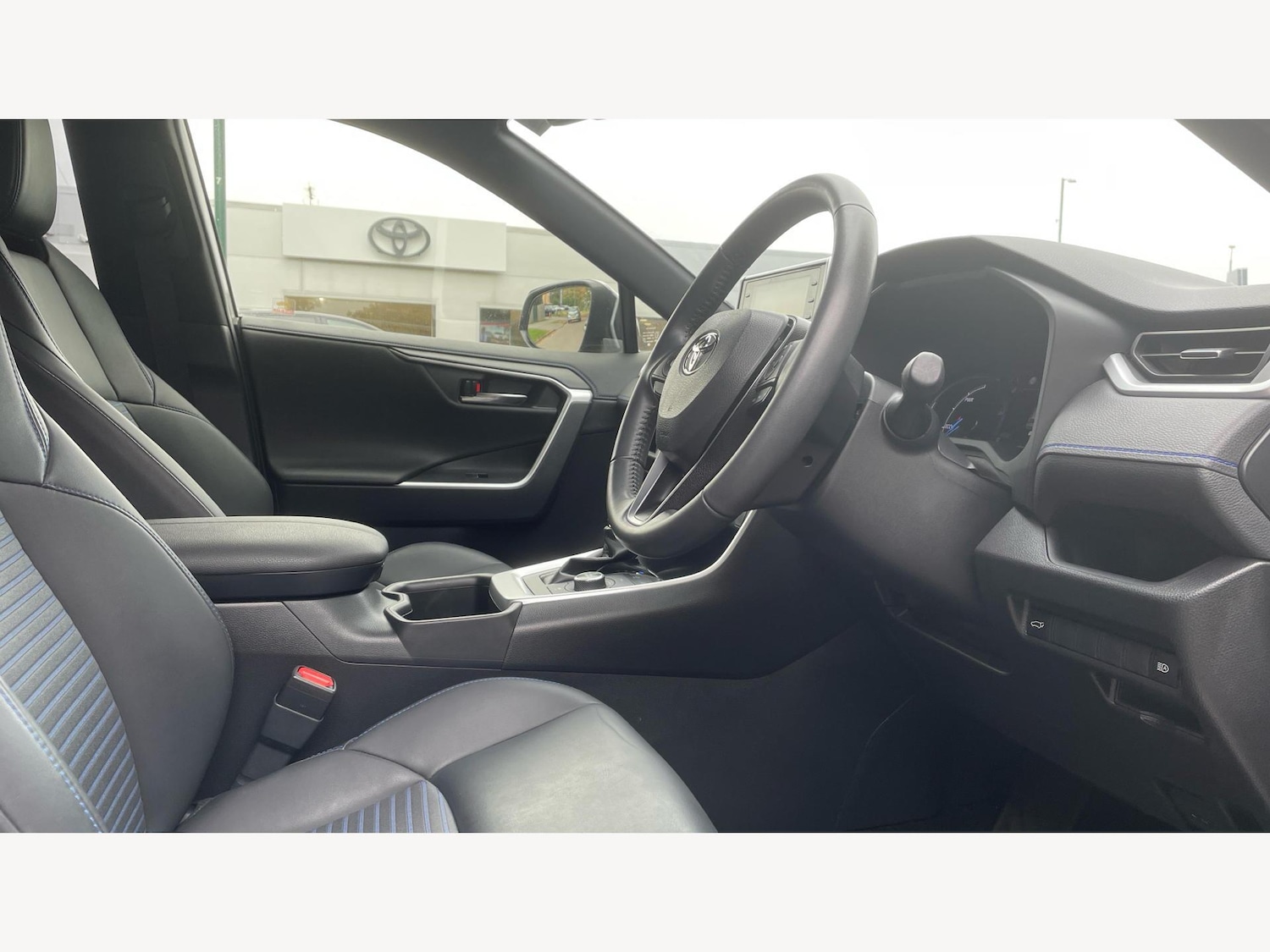 Used Toyota RAV4 2022 for sale - 76855879: Photo 13