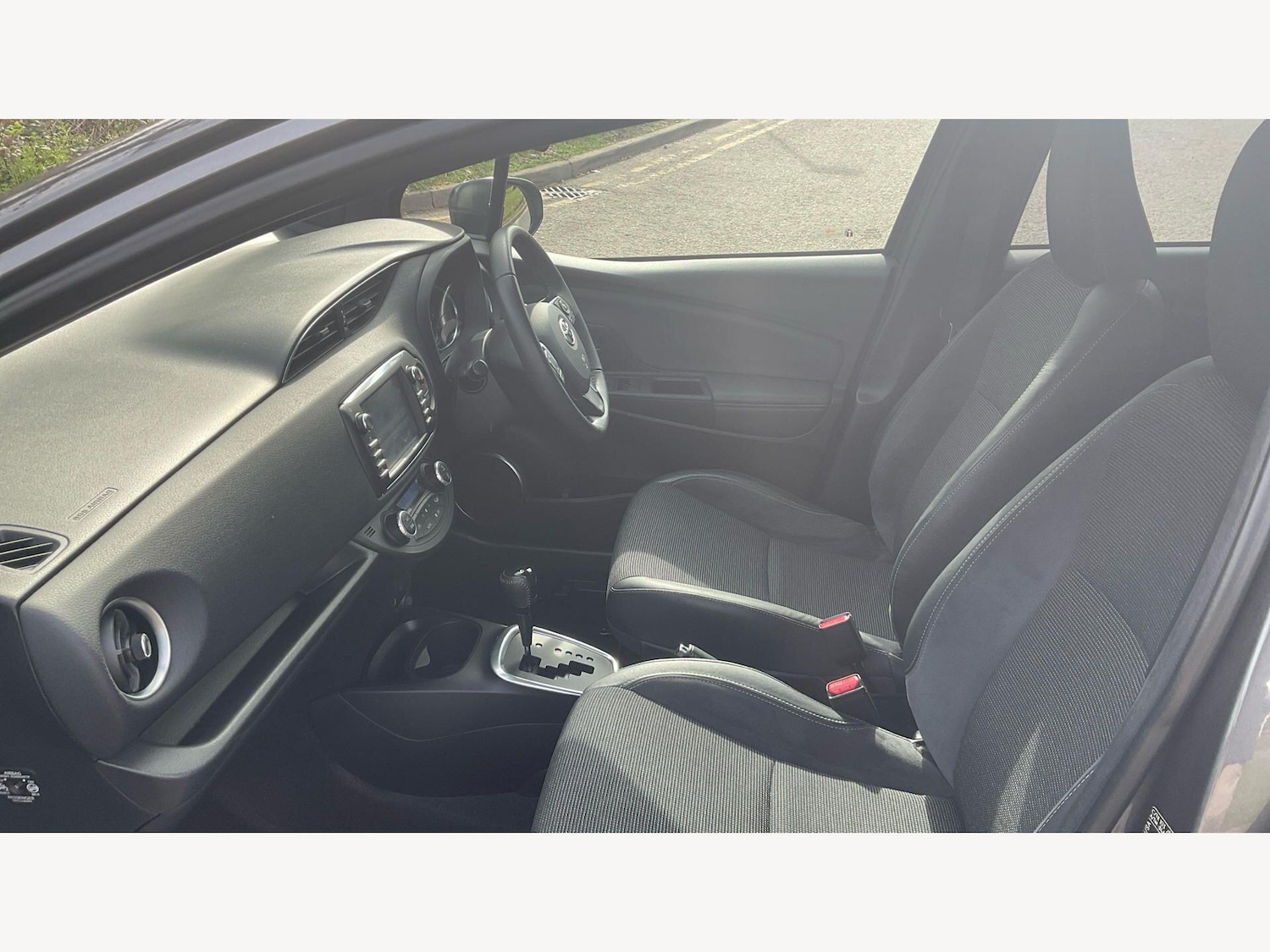 Used Toyota Yaris 2019 for sale - 78034120: Photo 12