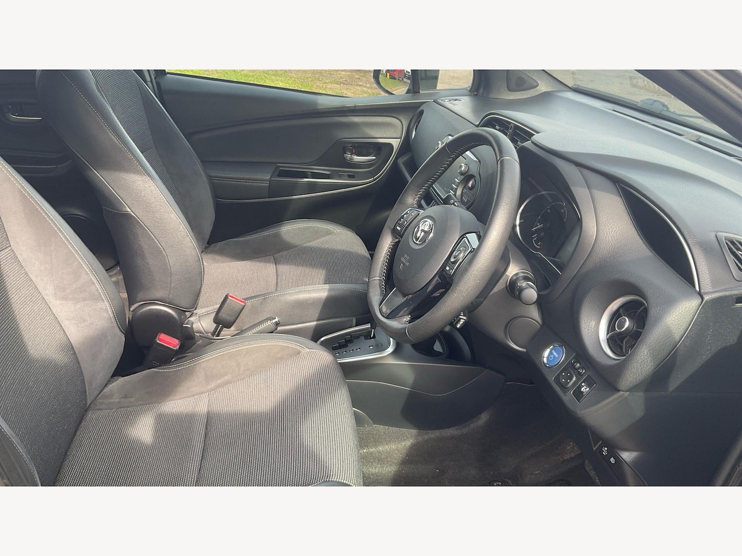 Used Toyota Yaris 2019 for sale - 78034120: Photo 13
