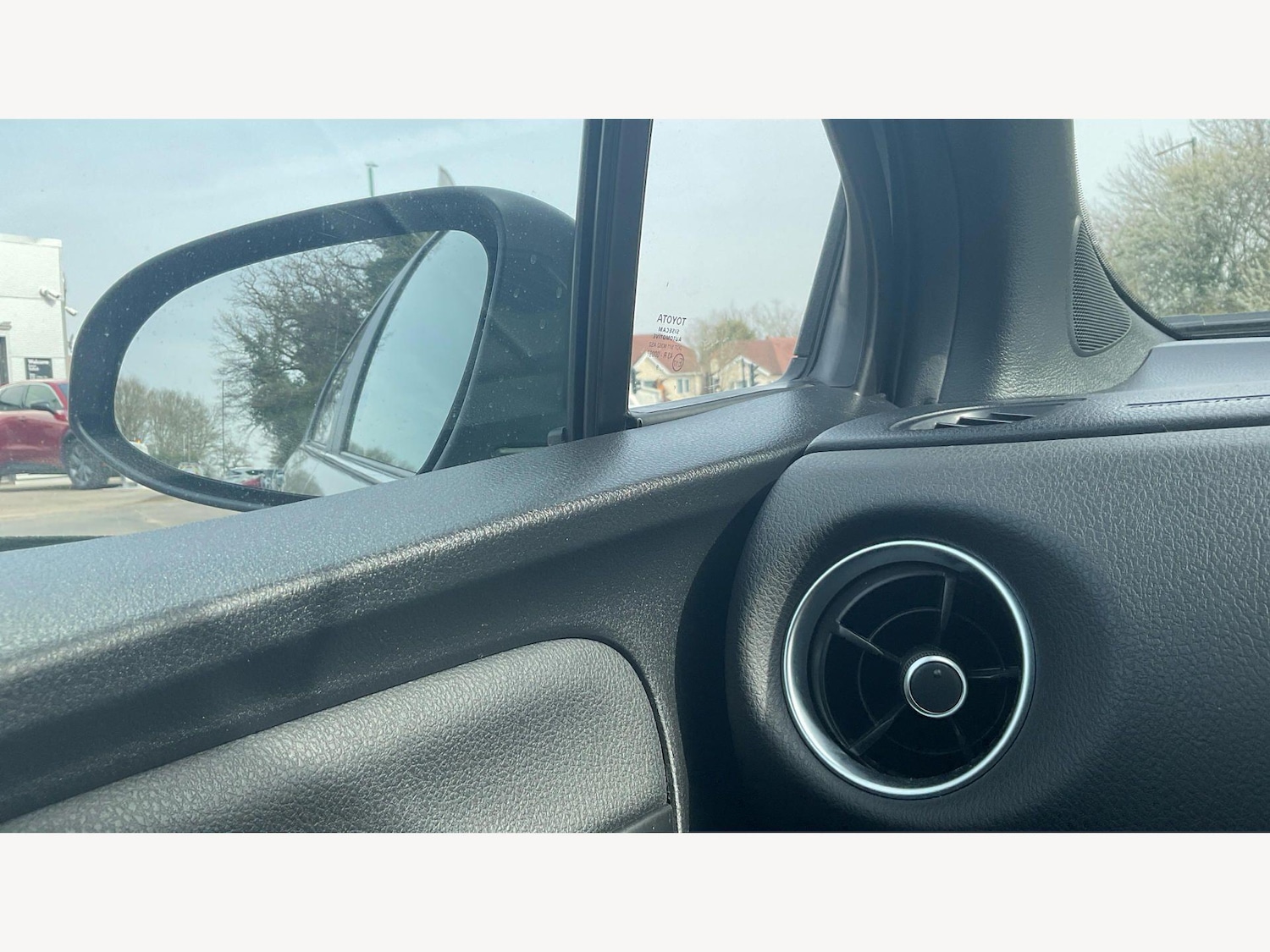 Used Toyota Yaris 2019 for sale - 78034120: Photo 26