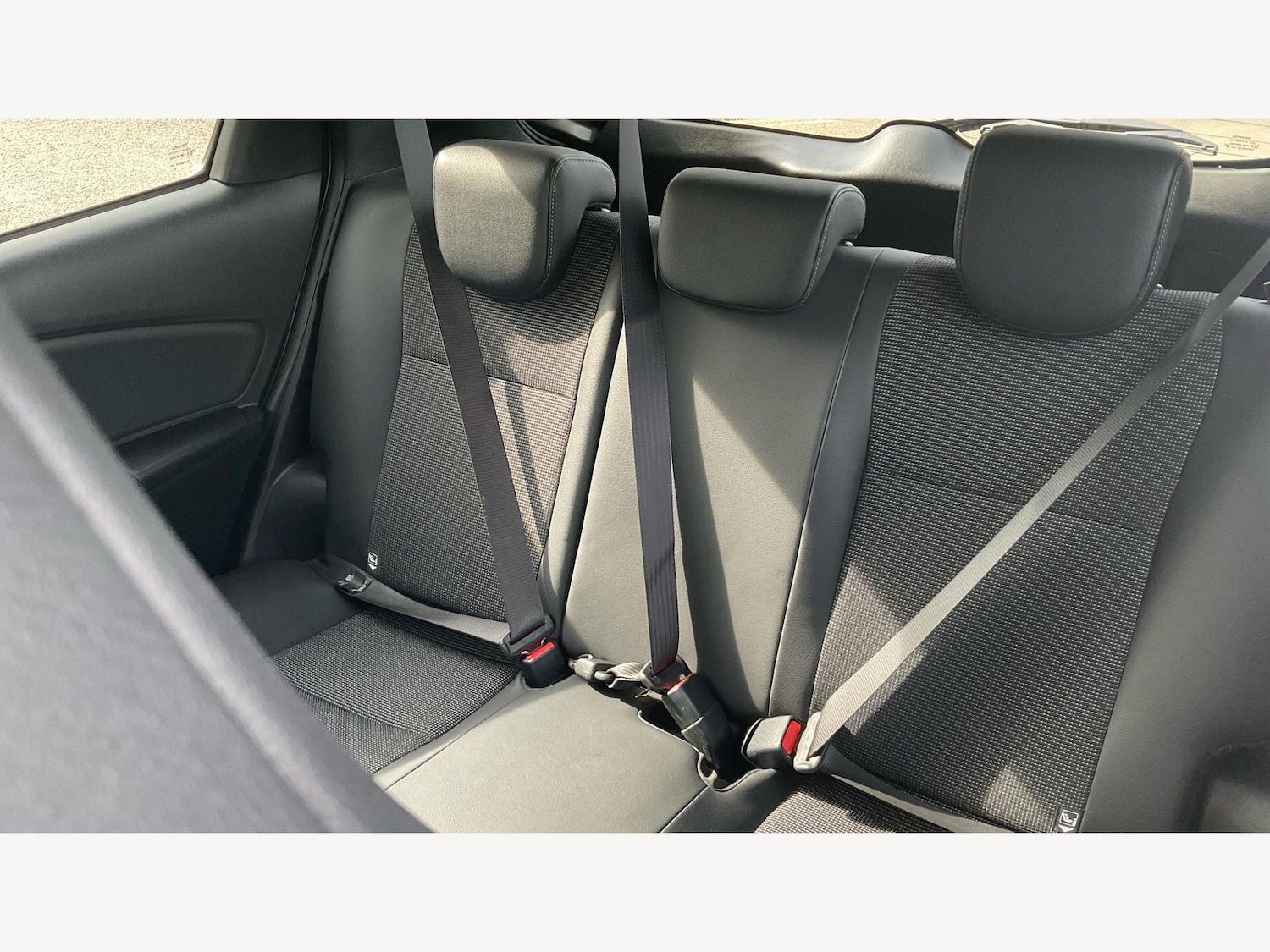 Used Toyota Yaris 2019 for sale - 78034120: Photo 31
