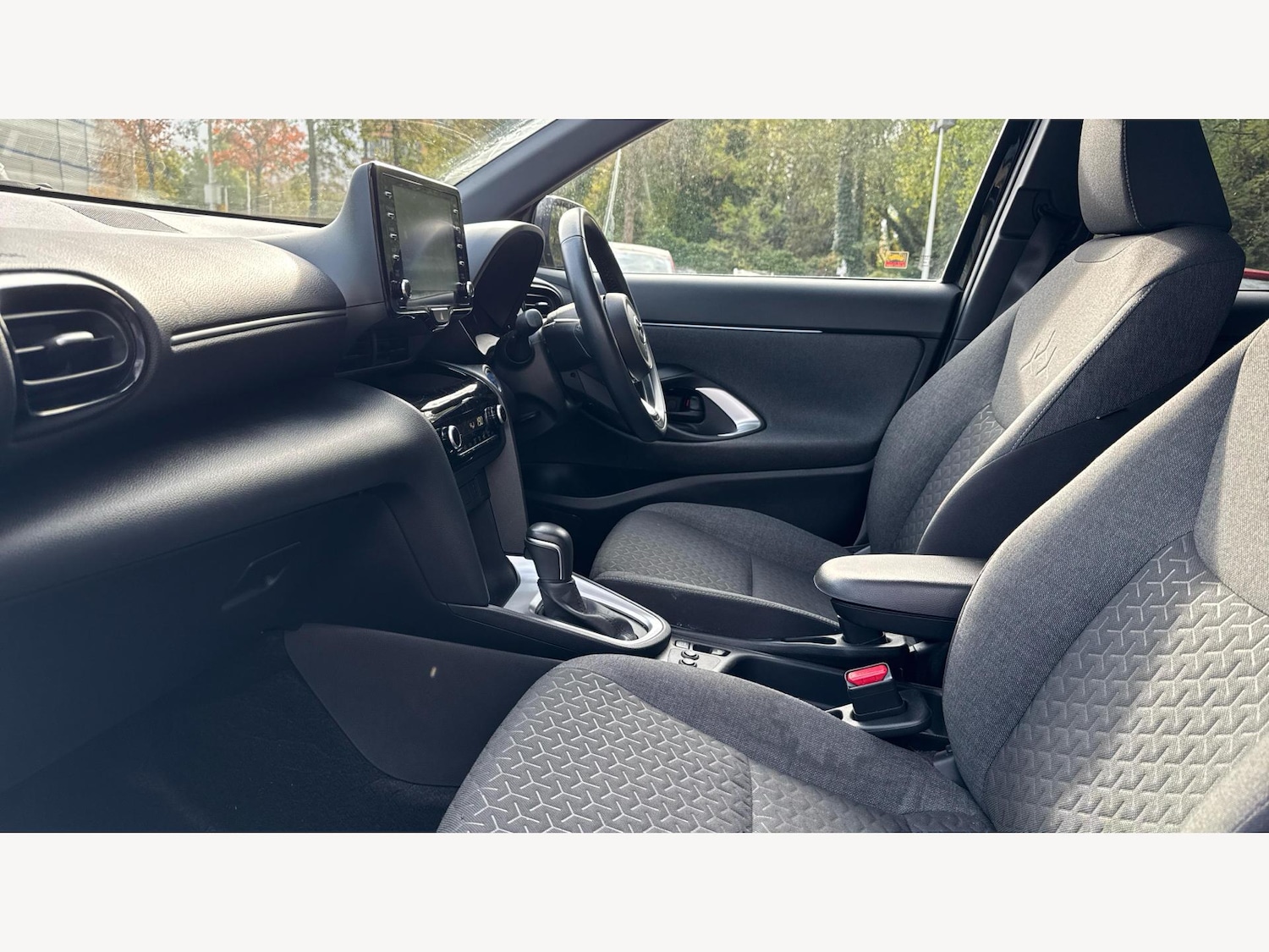 Used Toyota Yaris Cross 2022 for sale - 76584900: Photo 12