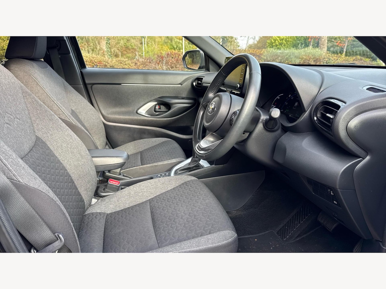 Used Toyota Yaris Cross 2022 for sale - 76584900: Photo 13