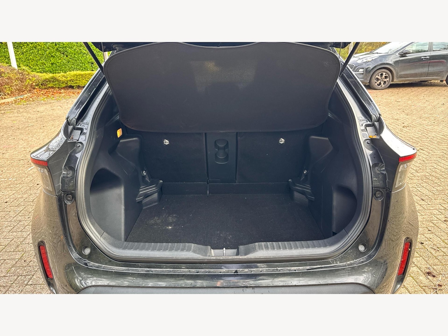 Used Toyota Yaris Cross 2022 for sale - 76584900: Photo 16