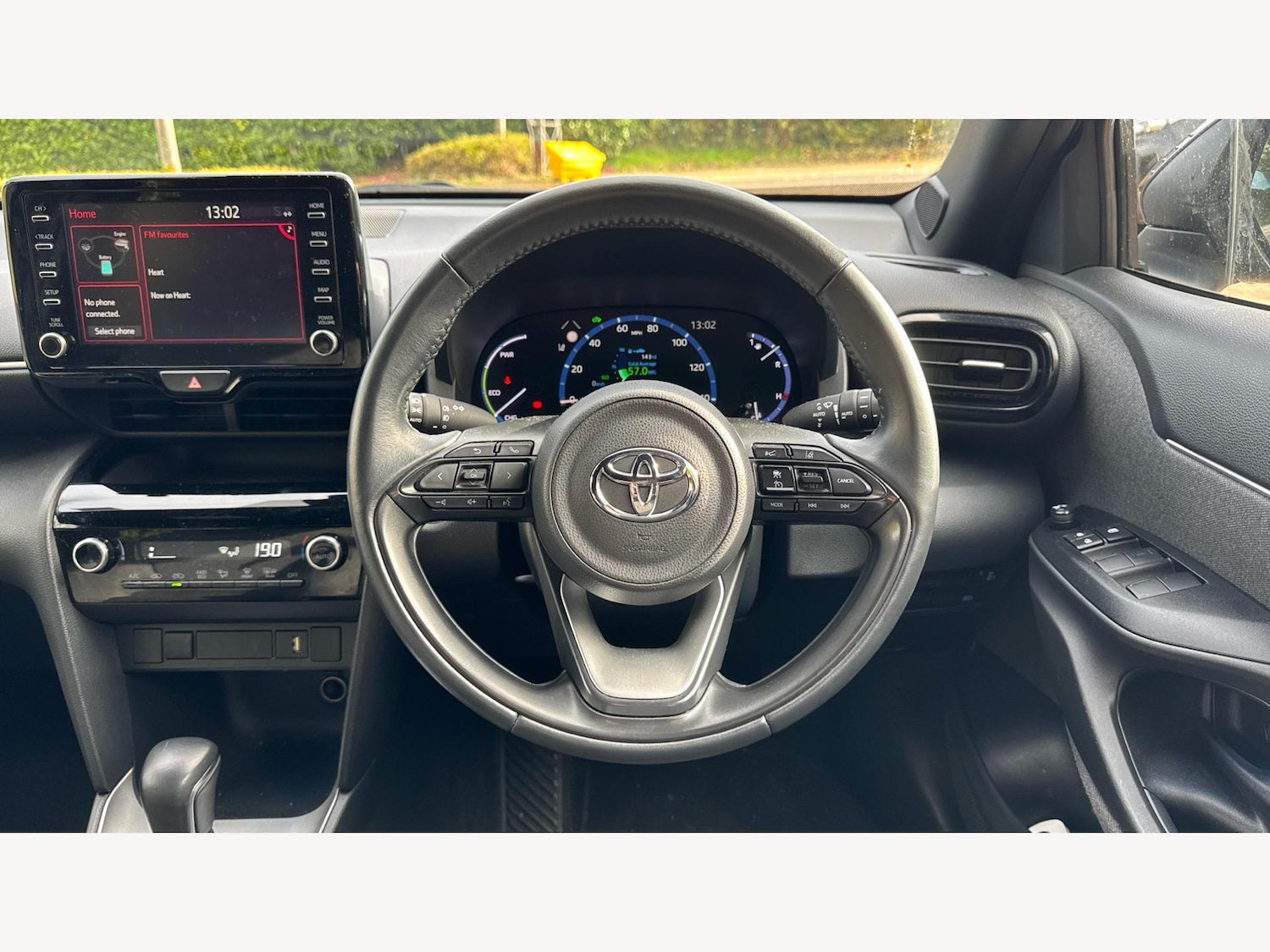 Used Toyota Yaris Cross 2022 for sale - 76584900: Photo 8
